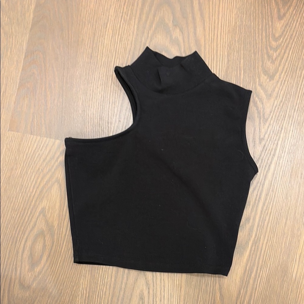 OAK Black One-Shoulder Mock Neck Crop Top